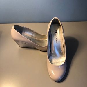 CL by Laundry Nima Patent Light Grey Wedges